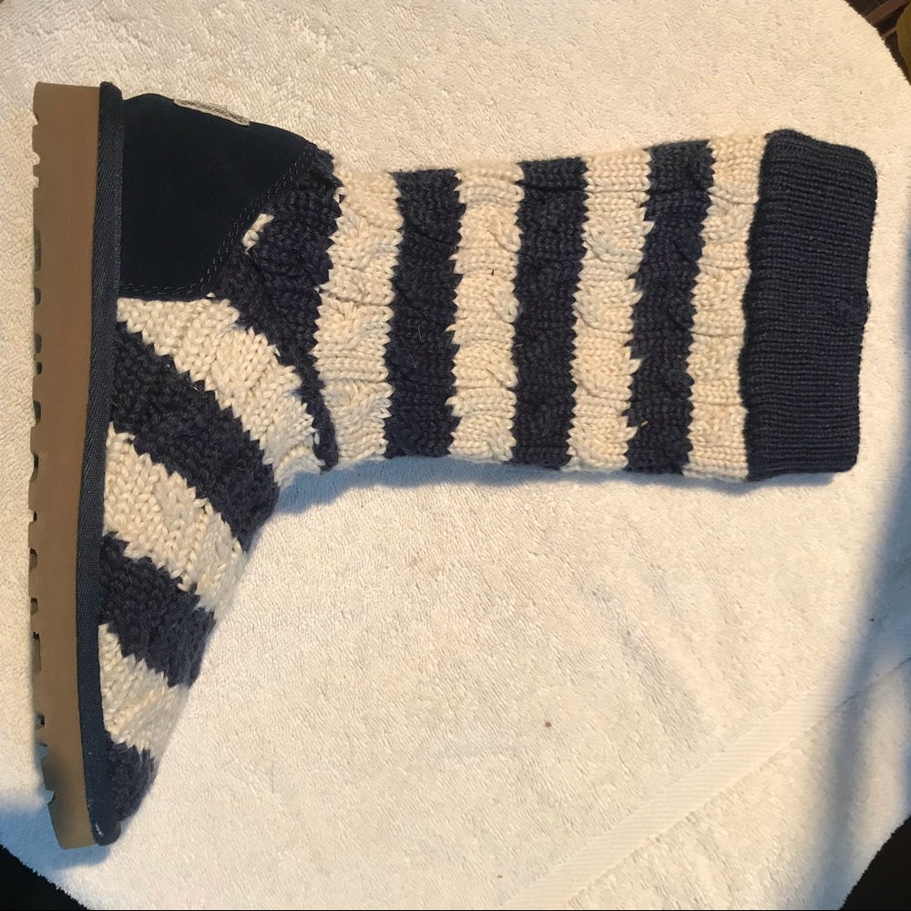 UGG sweater knit boots ladies size 7